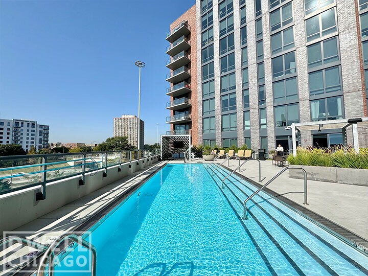 Building Photo - 710 N Aberdeen St