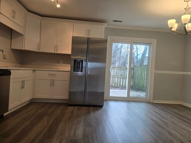 Building Photo - 5725 Bramblegate Rd