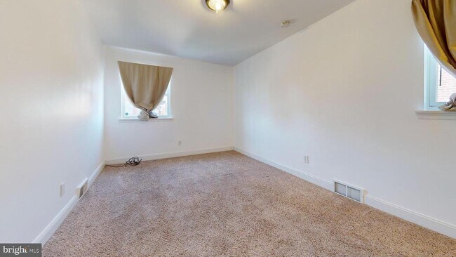 Building Photo - 8902 Blue Grass Rd