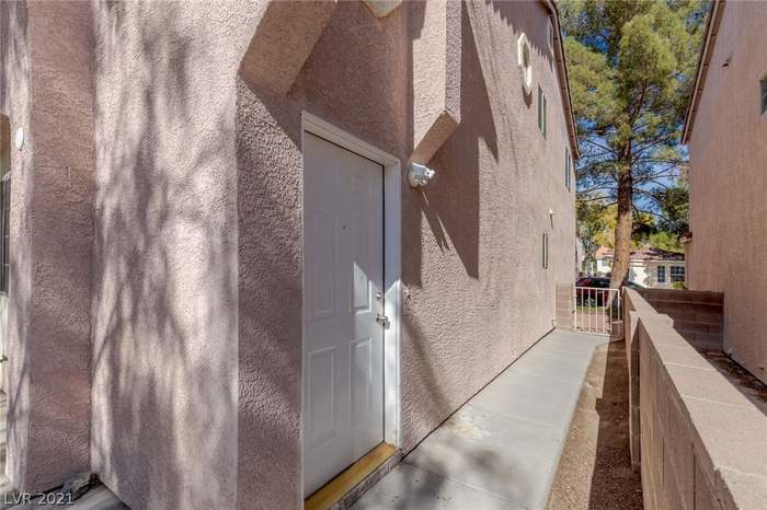 Building Photo - 6027 Chisolm Trl