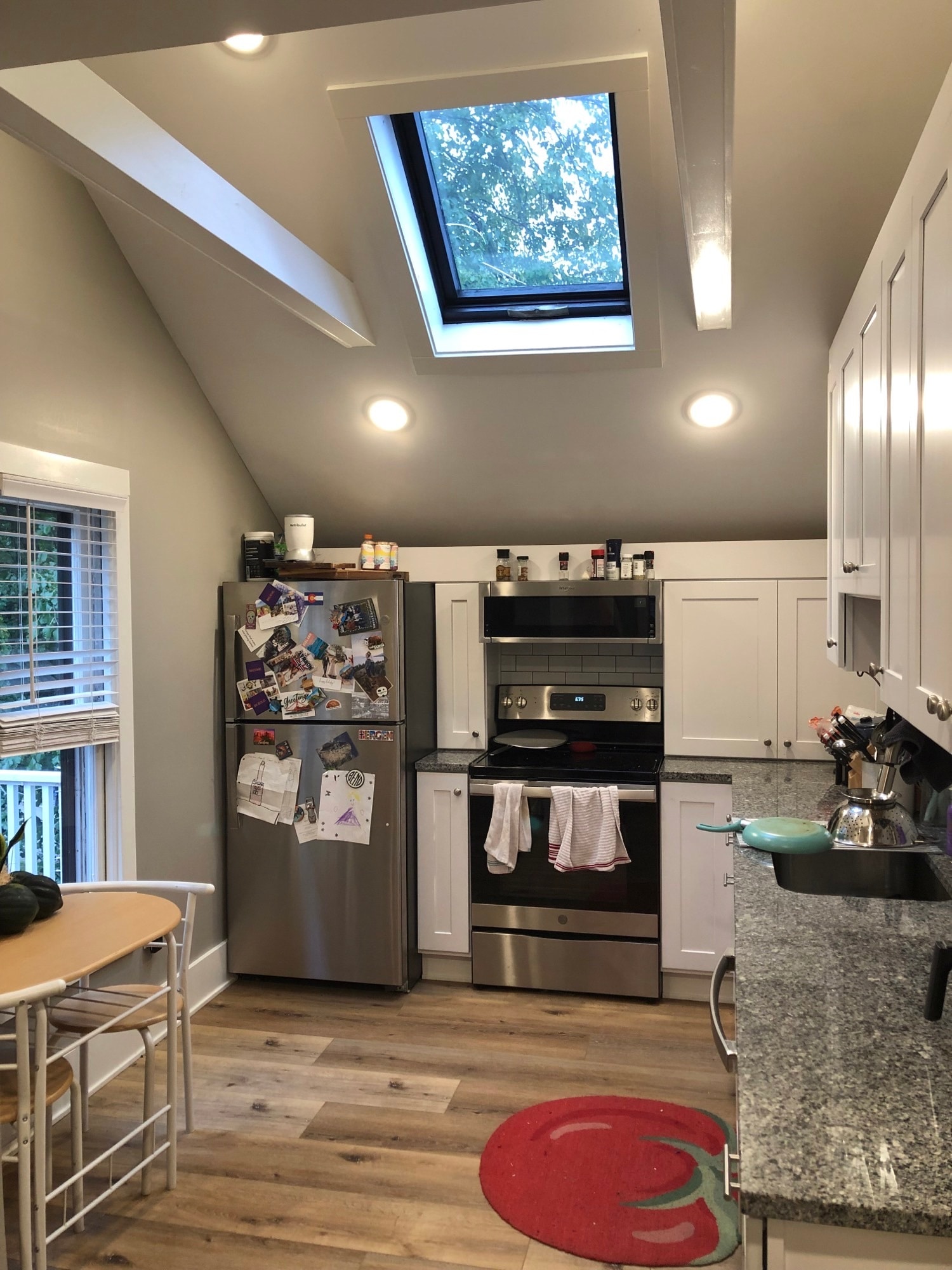 Building Photo - 552 Union St SE