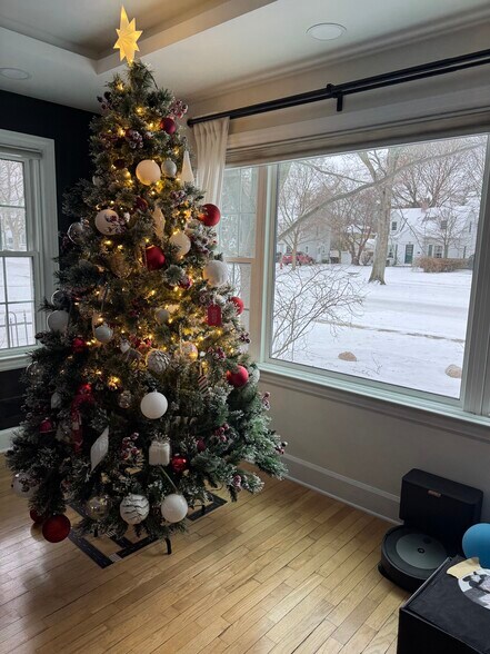 Building Photo - 1009 S Kinney Ave