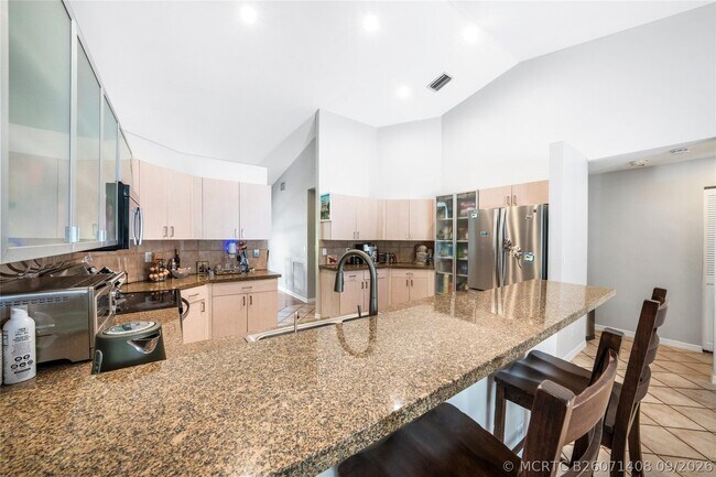 Building Photo - 14463 SW 16th Ct