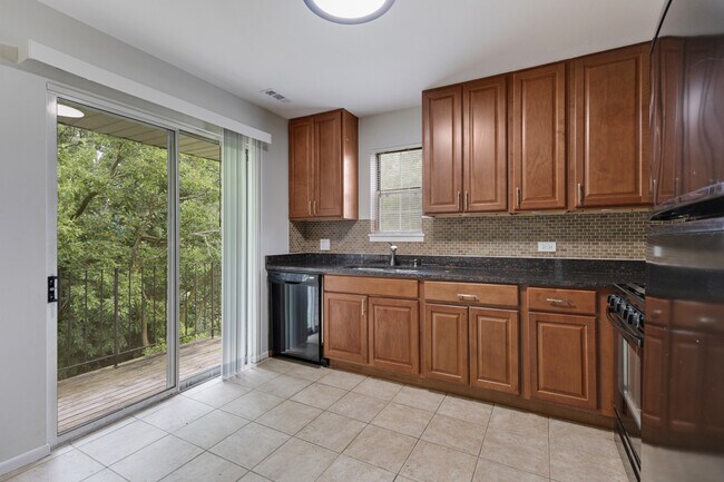 Building Photo - 96 Gant Cir