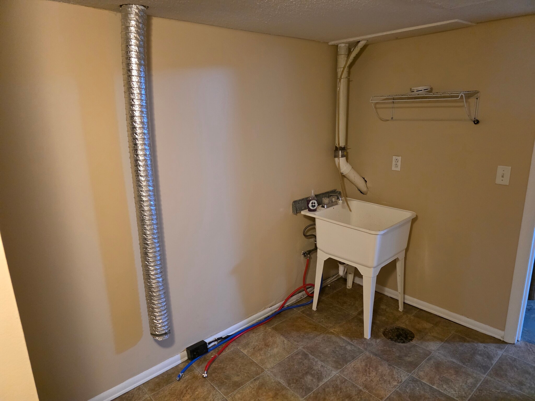 Building Photo - 65 Valley St