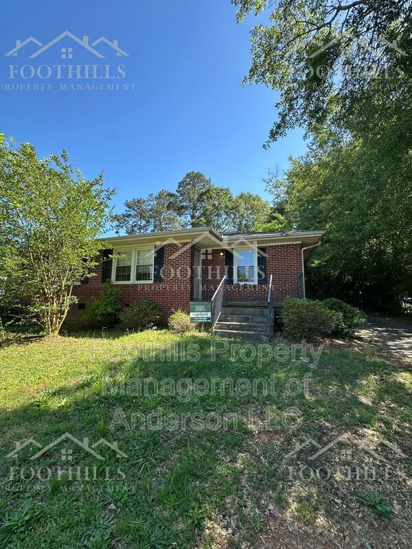 Building Photo - 2215 Bellview Rd