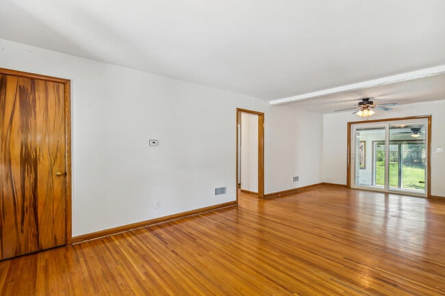 Building Photo - 3707 E Funston St