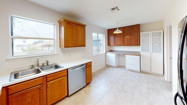 Building Photo - 15209 Mimebark Way