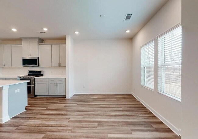 Building Photo - spacious and beautifully appointed townhome