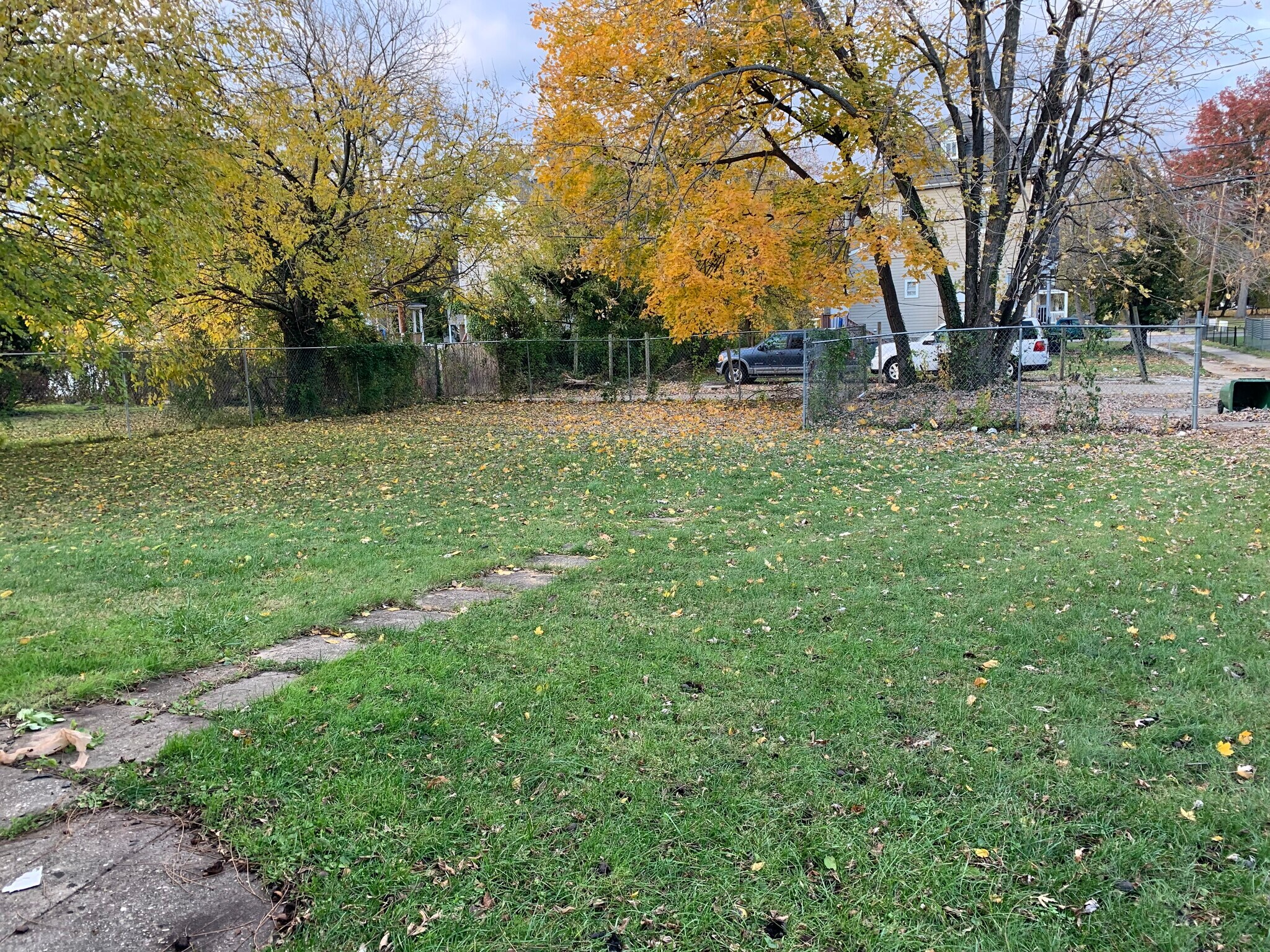 Building Photo - 4002 Fernhill Ave