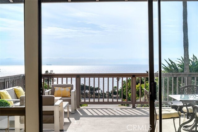 Building Photo - 11813 Ellice St