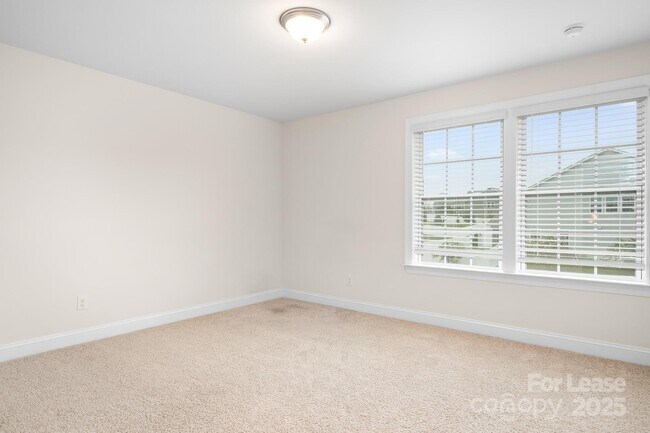 Building Photo - 196 Longleaf Dr