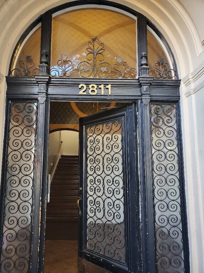 Building Photo - 2811 California St