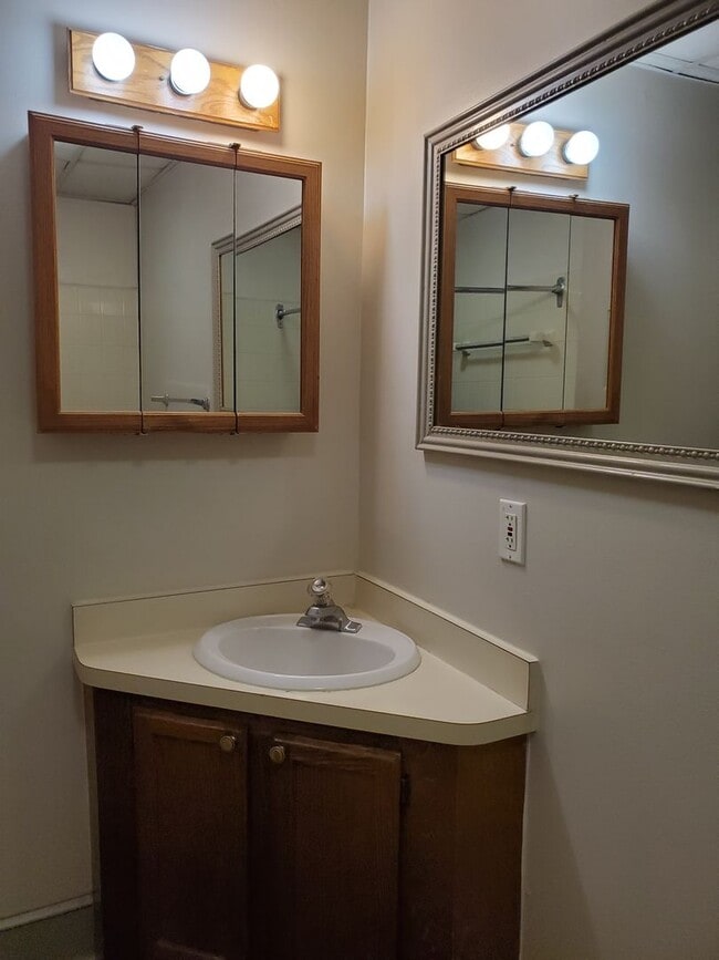 Building Photo - 1 Bedroom in Downtown Lancaster