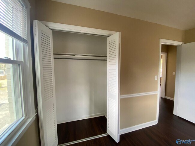Building Photo - 6504 Whitesburg Dr