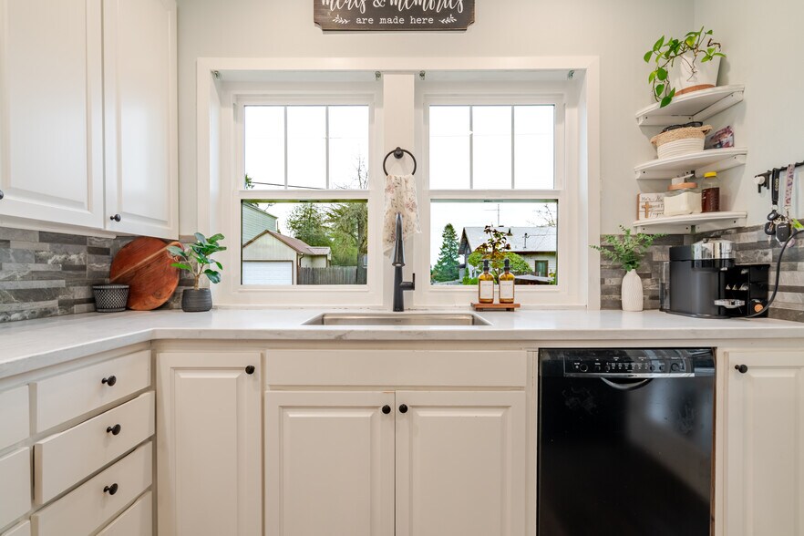 Building Photo - 200 W Arlington St