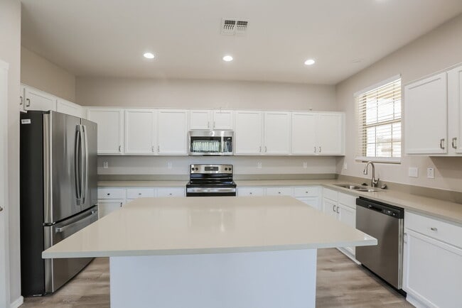 Building Photo - 7057 S 7th Ln