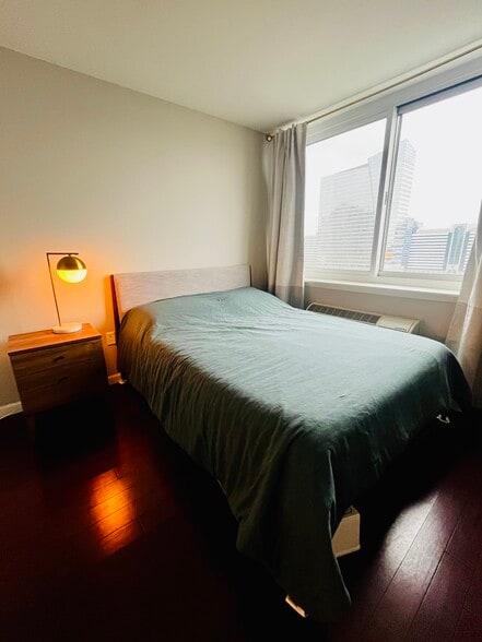 Building Photo - 20 2nd St