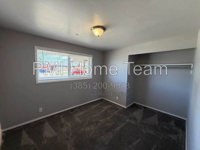 Building Photo - 273 Laker Wy