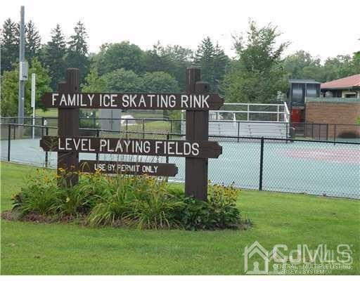 Building Photo - 187 Evergreen Rd