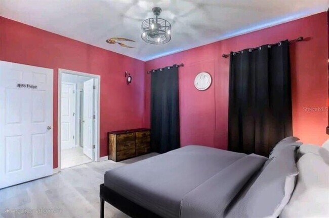 Building Photo - 820 Las Fuentes Dr