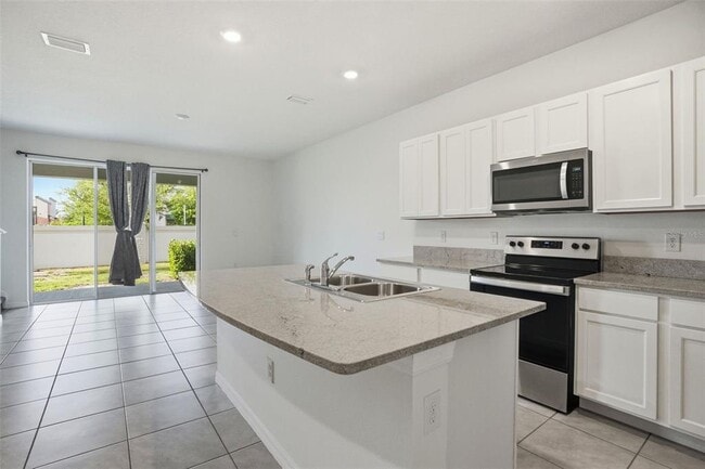 Building Photo - 5323 Dragonfly Dr