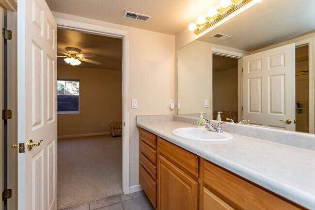 Building Photo - Peaceful University Park Home with Mountain Views!!