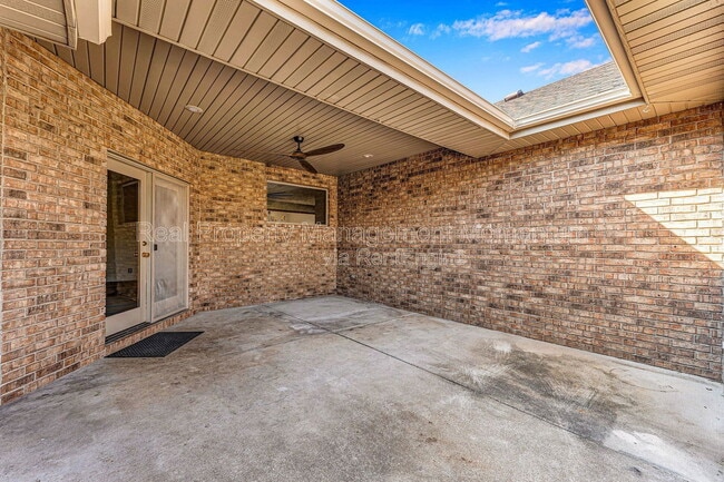 Building Photo - 514 N Ellen St