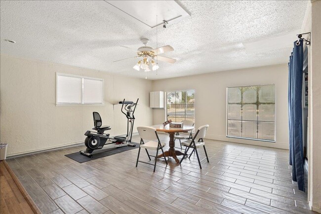 Building Photo - 4611 Cedargrove Dr