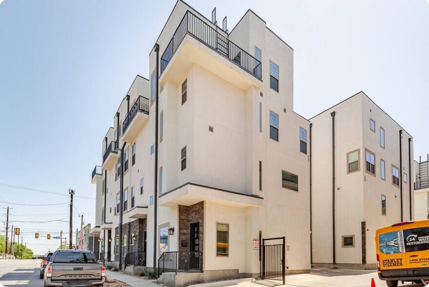 Building Photo - 1817 N Saint Marys St