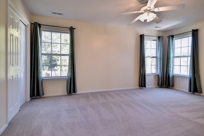 Building Photo - 164 Old Field Rd