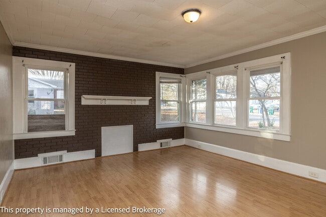 Building Photo - 1420 Amhurst St