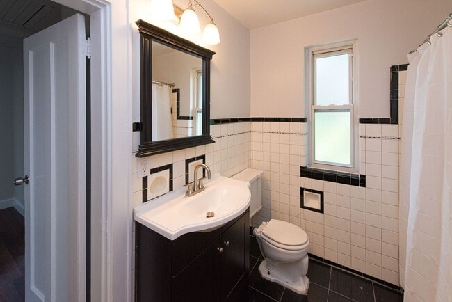 Building Photo - COVEDALE- 3 bedroom 1.5 bath Tudor with up...