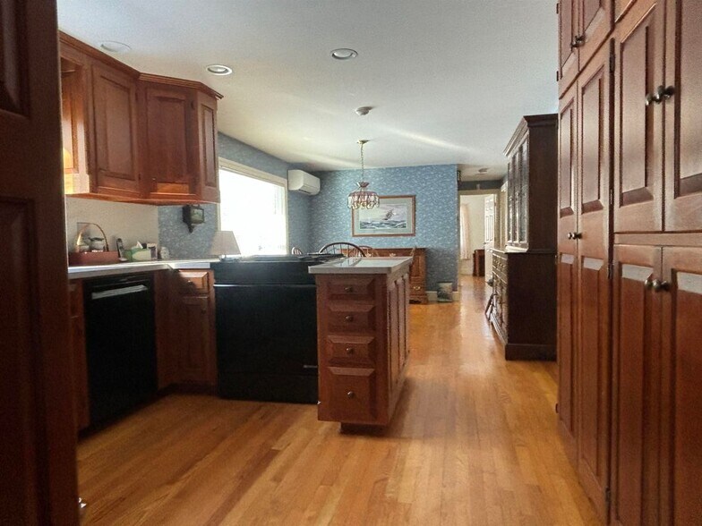 Building Photo - 104 Woodland