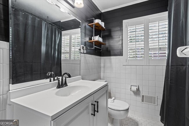 Building Photo - 7121 Forest Dr SE