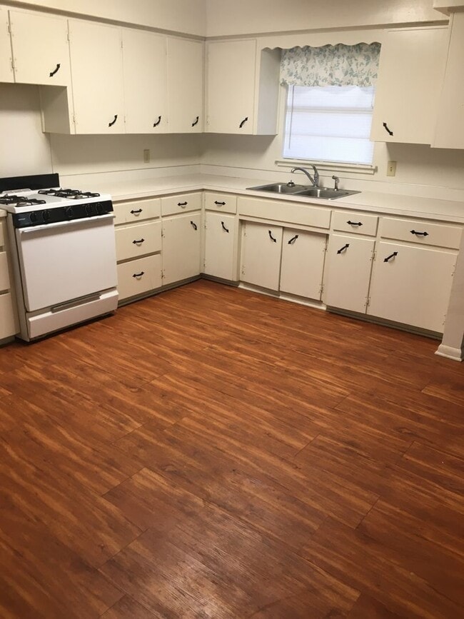 Building Photo - 2015-2017 W Lawson St