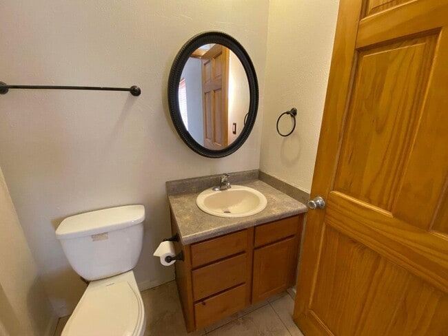 Building Photo - 910 11th Ave NW