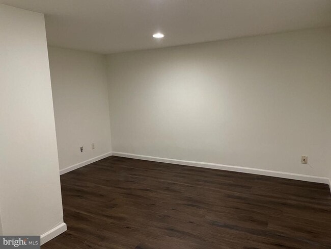 Building Photo - 28 Keith St