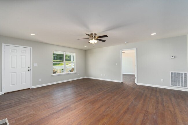 Building Photo - Gorgeous Home in Odenville! Fresh, Modern ...