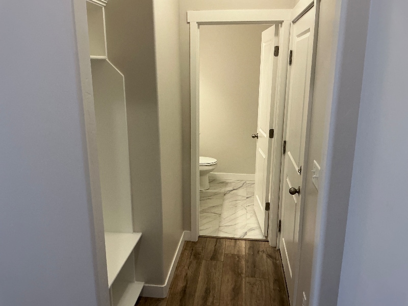 Building Photo - 816 N Hilltop Dr