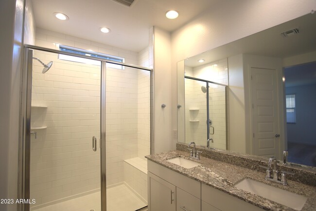 Building Photo - 9447 W Turney Ave