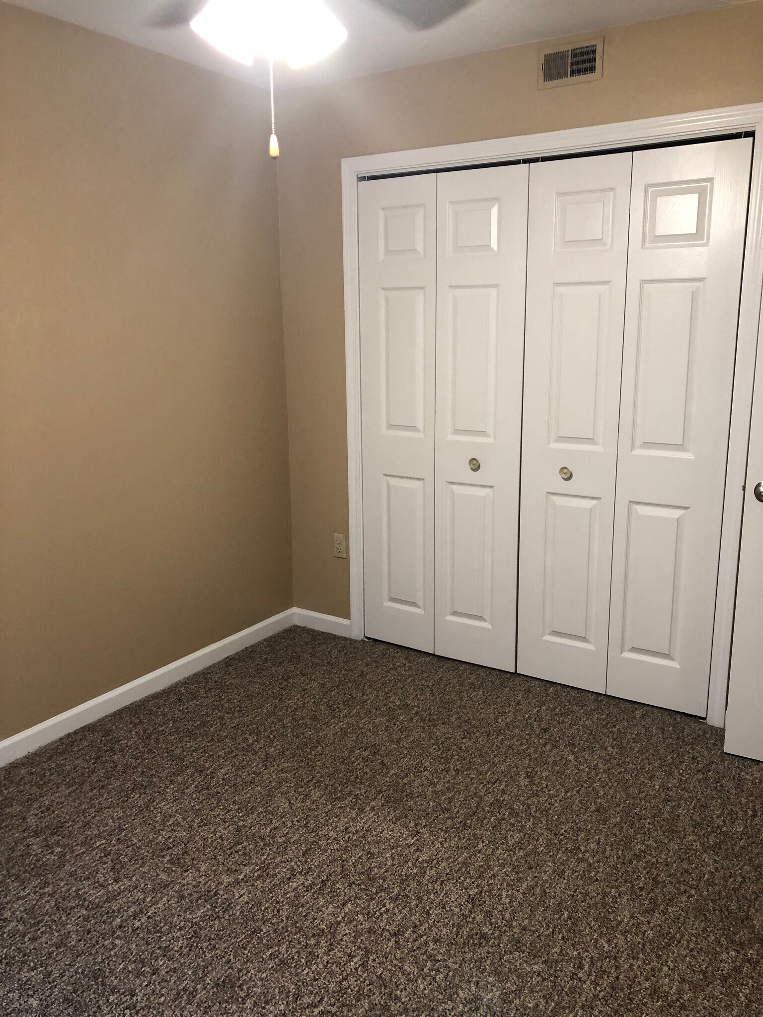 Building Photo - 1517 Laurel Ave