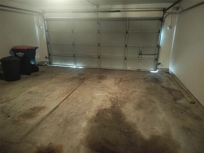 Building Photo - 8239 Viny Ridge Dr