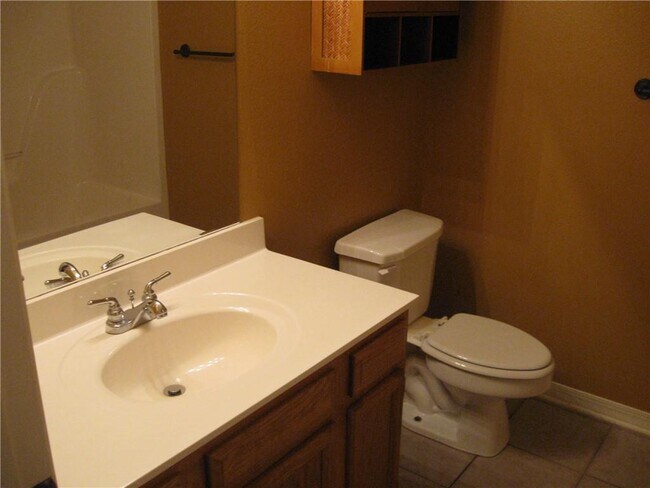 Building Photo - 220 Beasley Dr
