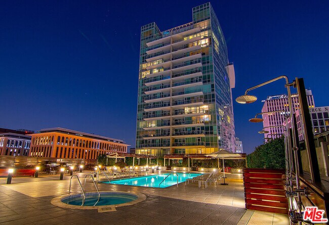 Building Photo - 3785 Wilshire Blvd