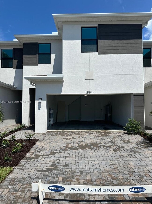 Building Photo - 14051 SW Thorens Dr
