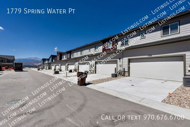 Building Photo - Contemporary Townhome in North CO Springs