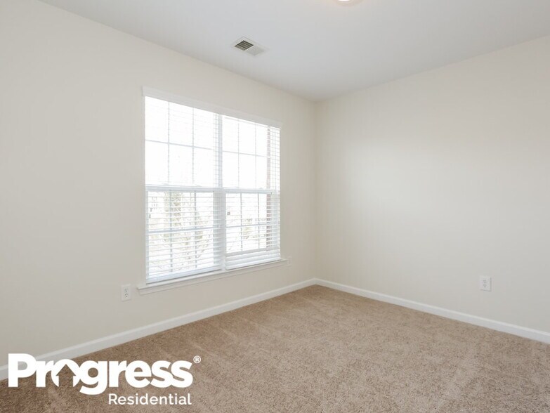 Building Photo - 10911 Claude Freeman Dr