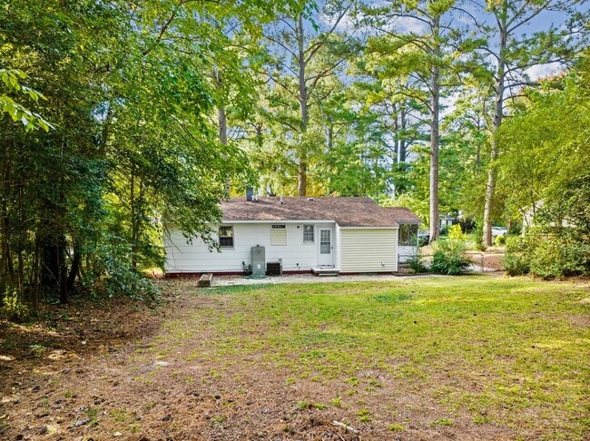 Building Photo - 3 Bedroom Ranch near Duke Raleigh Hospital...