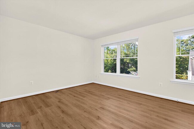 Building Photo - 1102 Thomas Trl